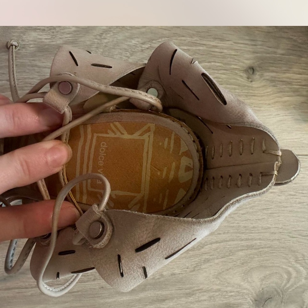 Tan Sandals - Picture 6 of 7